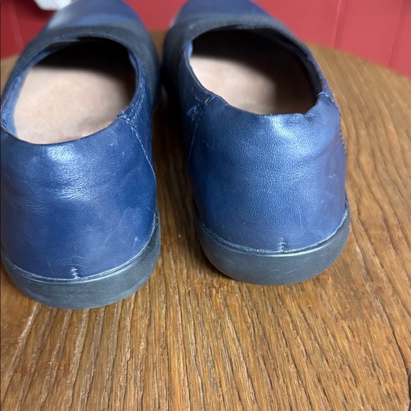 Clarks Black and Blue Women's Flats - Picture 6 of 11